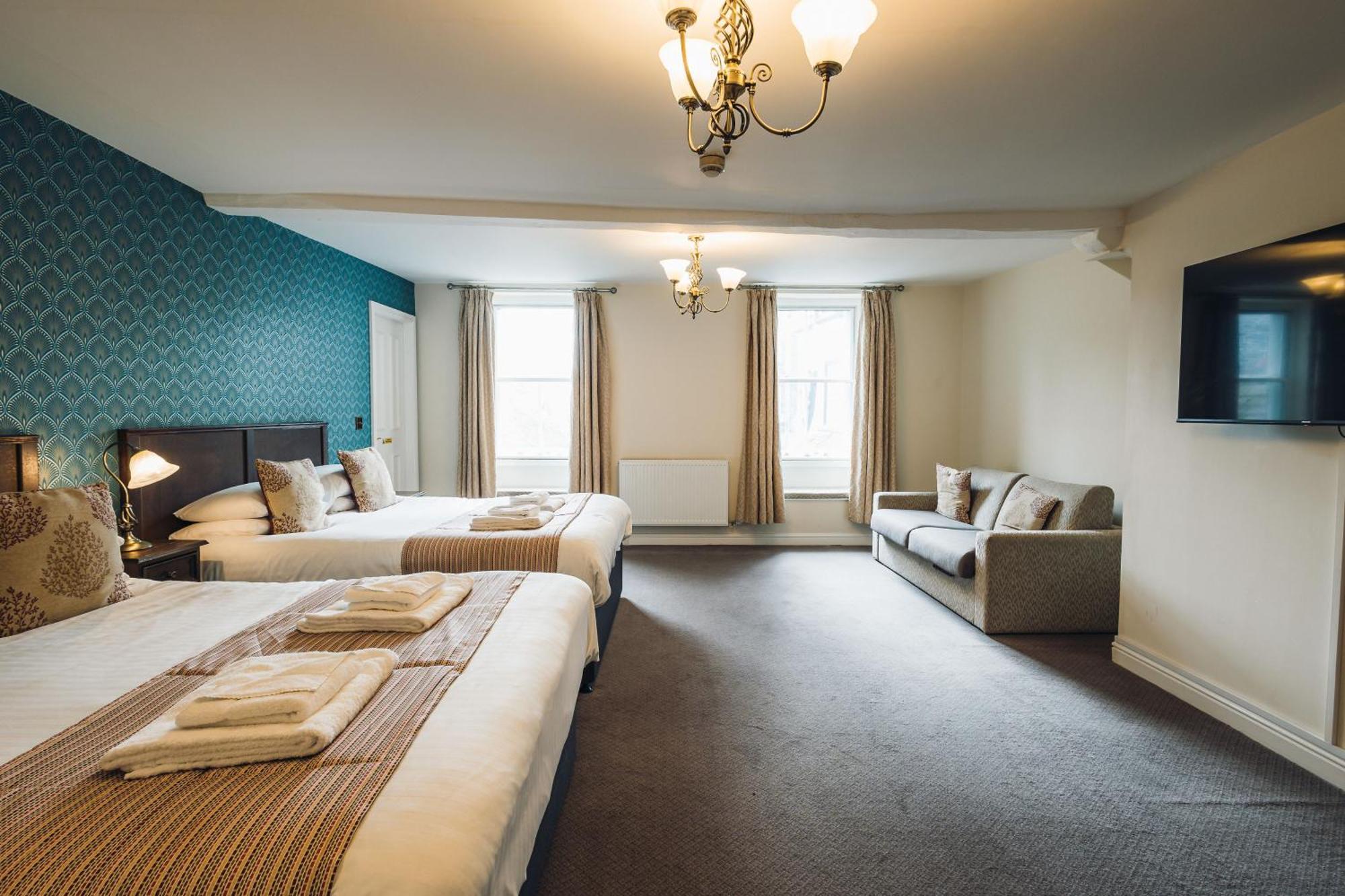באלה White Lion Royal Hotel מראה חיצוני תמונה
