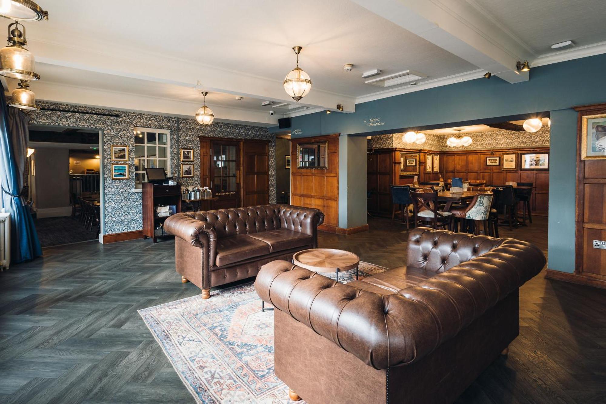 באלה White Lion Royal Hotel מראה חיצוני תמונה