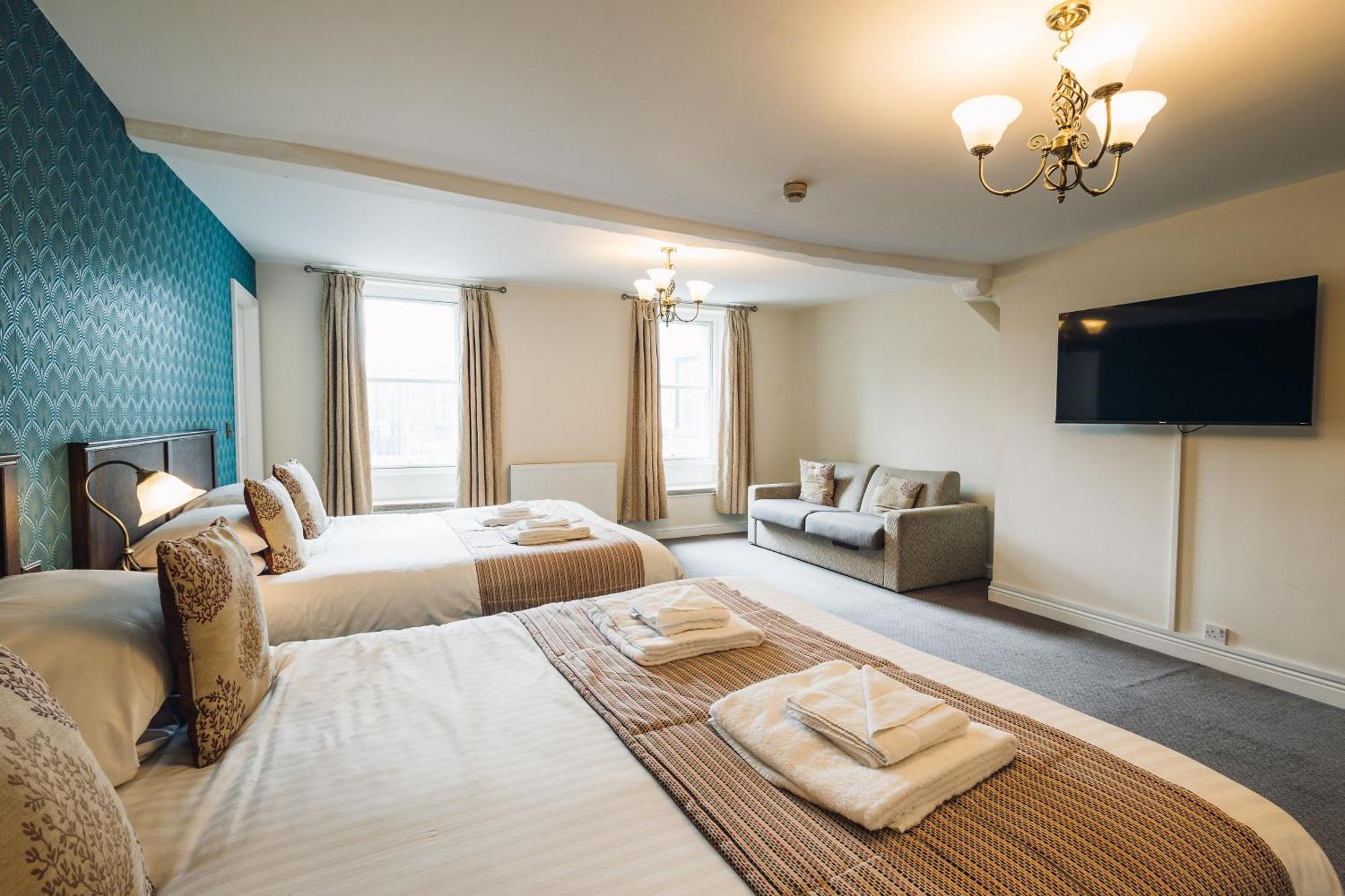 באלה White Lion Royal Hotel מראה חיצוני תמונה