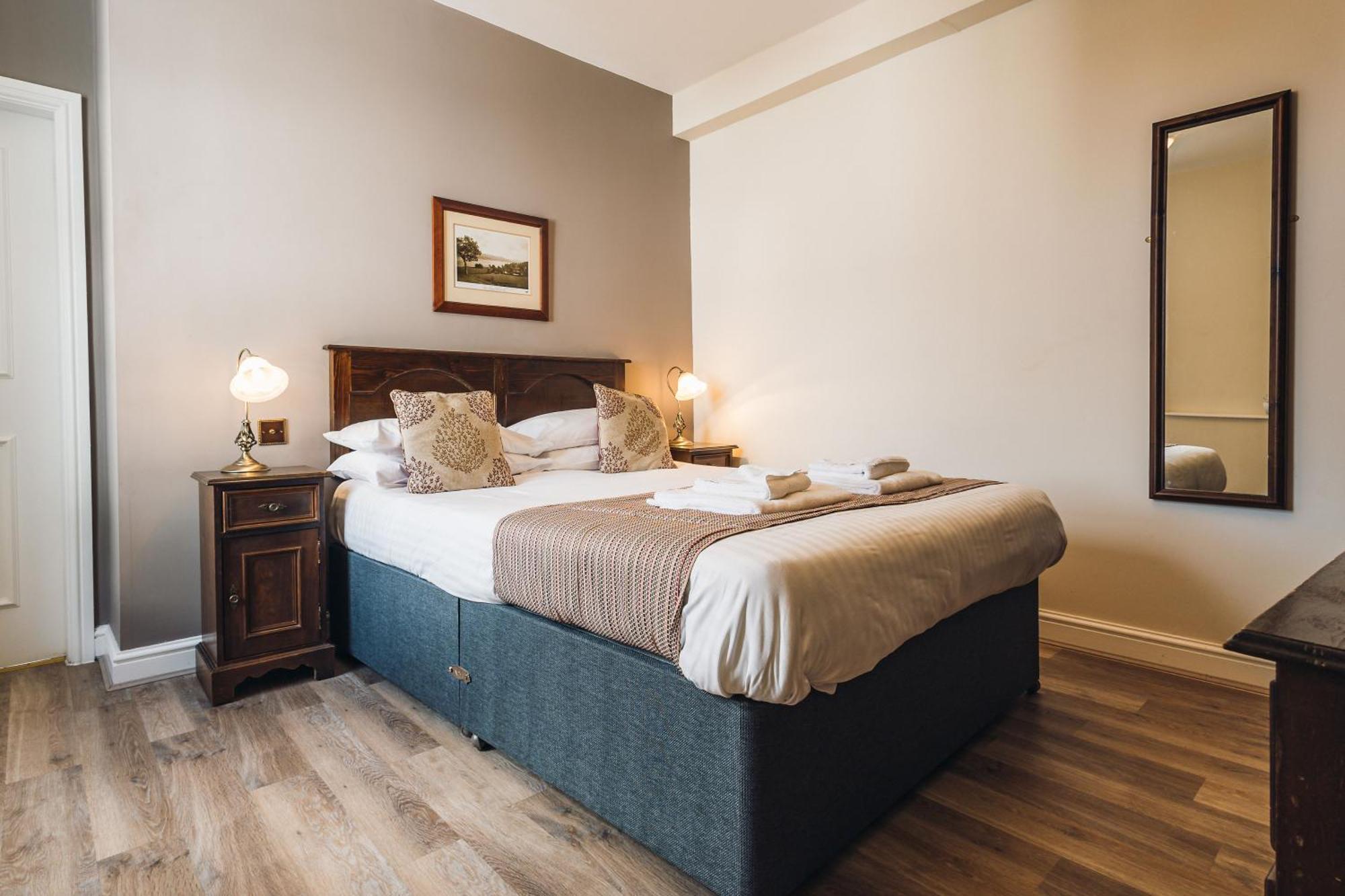 באלה White Lion Royal Hotel מראה חיצוני תמונה
